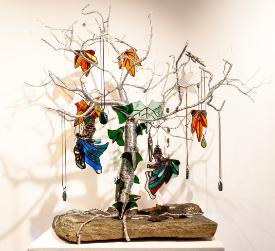 Portfolio Page for Unique Reflections by A'Aura which is a Glassworks, Stained Glass and Crafts website in Scotland. 